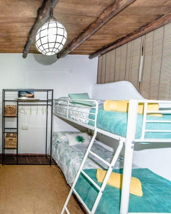 La Casita Del Arbol Blanco Apartment Bubión Екстериор снимка
